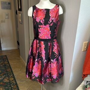 Floral Sleeveless Dress in Black and Pink